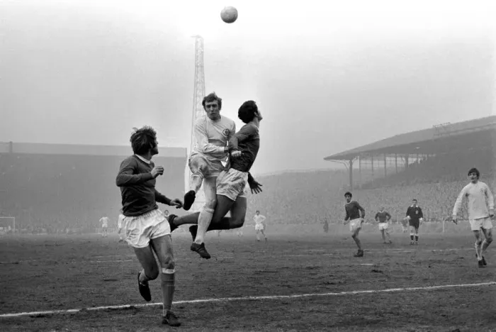 Framed Print : Sport Football: English League Division One Match Leeds Utd v. Everton Framed Print : Sport Football: English League Division One Match Leeds Utd v. Everton