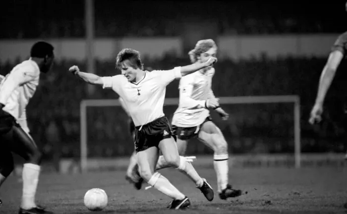 Framed Print : Sport: Football: F. A Cup: 3rd Round Replay: Tottenham Hotspur (3) v