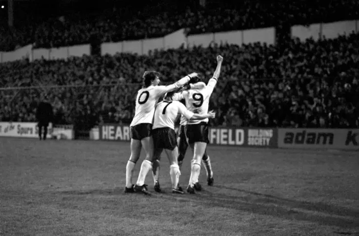 Framed Print : Sport: Football: F. A Cup: 3rd Round Replay: Tottenham Hotspur (3) v