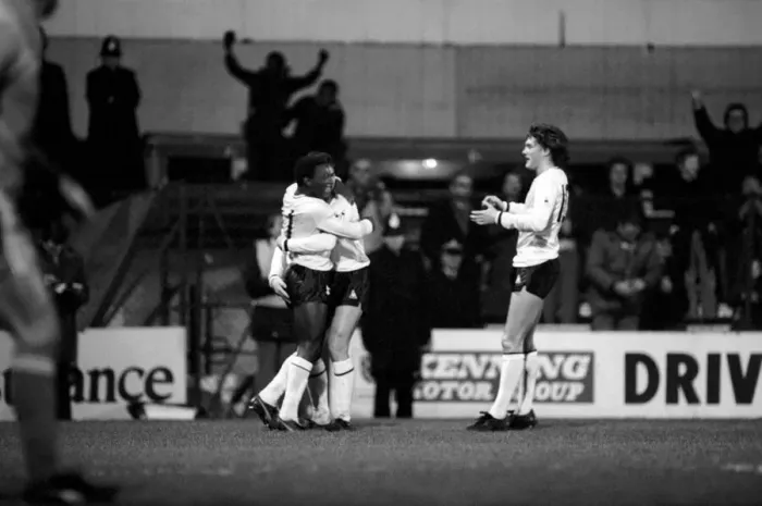 Framed Print : Sport: Football: F. A Cup: 3rd Round Replay: Tottenham Hotspur (3) v