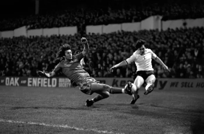 Framed Print : Sport: Football: F. A Cup: 3rd Round Replay: Tottenham Hotspur (3) v