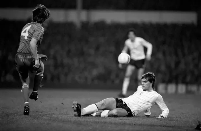 Framed Print : Sport: Football: F. A Cup: 3rd Round Replay: Tottenham Hotspur (3) v Framed Print : Sport: Football: F. A Cup: 3rd Round Replay: Tottenham Hotspur (3) v