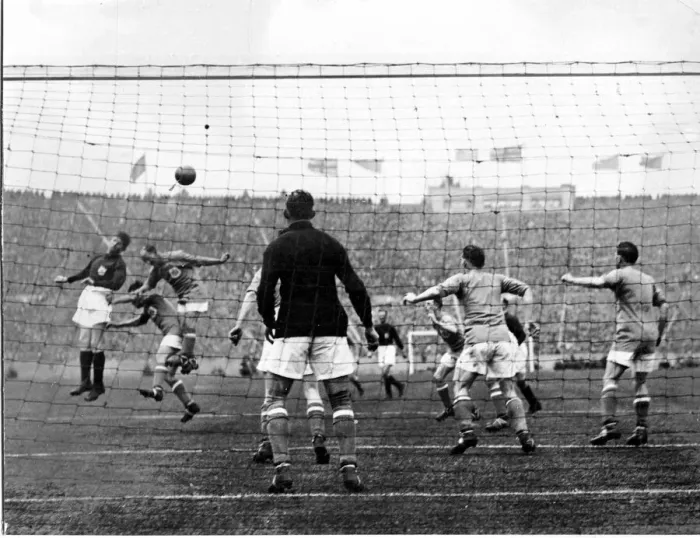 Framed Print : Sport - Football - FA Cup Final - 1927 - Cardiff City v Arsenal - Arsenal captain Charlie Framed Print : Sport - Football - FA Cup Final - 1927 - Cardiff City v Arsenal - Arsenal captain Charlie
