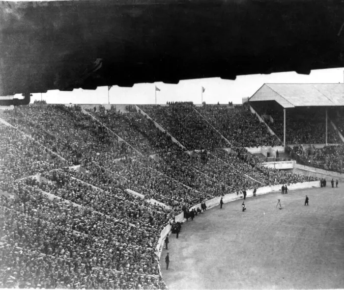Framed Print : Sport - Football - FA Cup Final - 1927 - Cardiff City v Arsenal - The West terrace Framed Print : Sport - Football - FA Cup Final - 1927 - Cardiff City v Arsenal - The West terrace