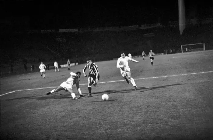 Framed Print : Sport-Football Inter City Fairs Cup: Oporto v Newcastle United