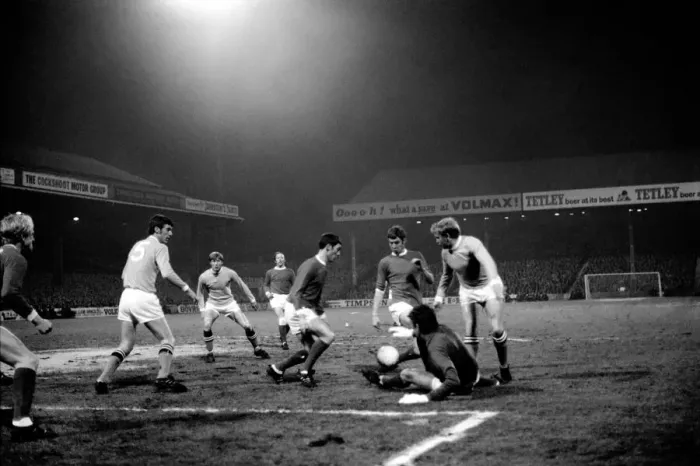Framed Print : Sport. Football, League Cup Semi Final 1st leg Manchester City 2 v. Manchester United Framed Print : Sport. Football, League Cup Semi Final 1st leg Manchester City 2 v. Manchester United