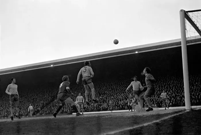 Framed Print : Sport: Football: Liverpool v. Arsenal. December 1969 Z11537-003 Framed Print : Sport: Football: Liverpool v. Arsenal. December 1969 Z11537-003
