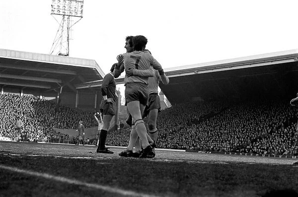 Sport: Football: Liverpool v. Arsenal. December 1969 Z11537-005