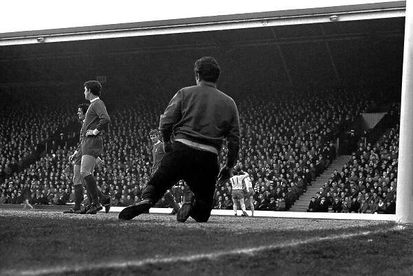 Sport: Football: Liverpool v Arsenal. December 1969 Z11537-008
