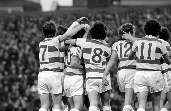 Sport: Football: Queens Park Rangers vs. Manchester United. April 1977 77-02218-076