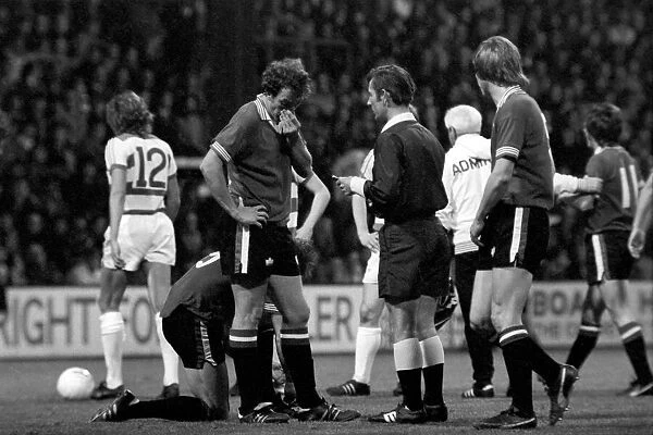 Sport: Football: Queens Park Rangers vs. Manchester United. April 1977 77-02218-039