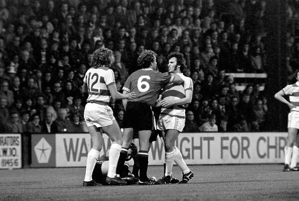 Sport: Football: Queens Park Rangers vs. Manchester United. April 1977 77-02218-027