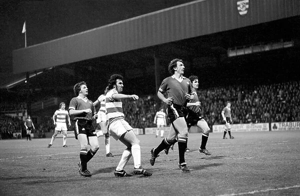 Sport: Football: Queens Park Rangers vs. Manchester United. April 1977 77-02218-011
