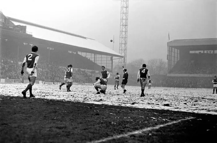 Framed Print : Sport: Football: Sheffield Wednesday v. Arsenal. Jack Whitham (2nd from right Framed Print : Sport: Football: Sheffield Wednesday v. Arsenal. Jack Whitham (2nd from right