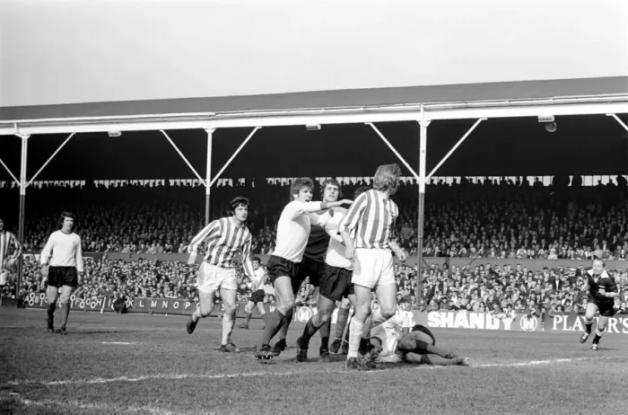 Framed Print : Sport Football: Stoke v. Liverpool: Angry L pool players - Kendal