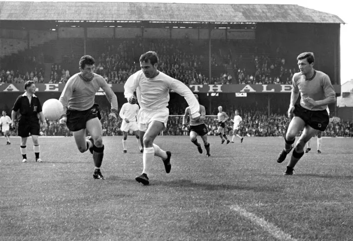 Framed Print : Sport - Football - Swansea Town v Oxford United - Swansea Framed Print : Sport - Football - Swansea Town v Oxford United - Swansea
