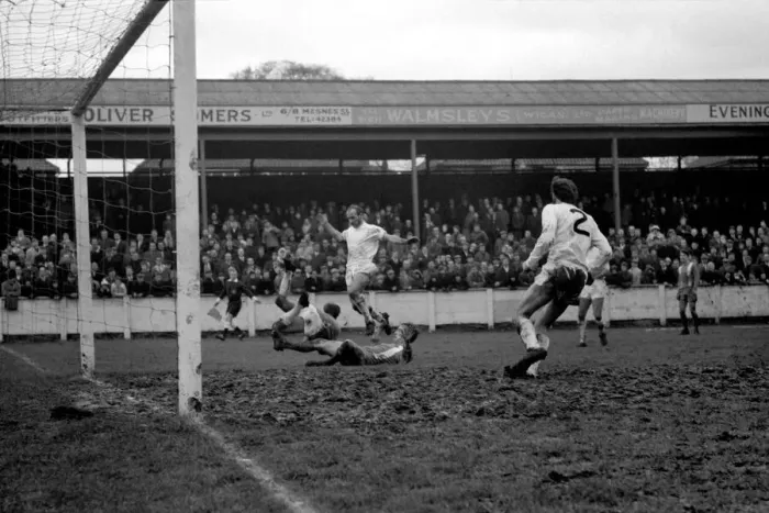 Framed Print : Sport: Football: Vale keeper ball dives to save from Wigan forward Fleming as Vale full