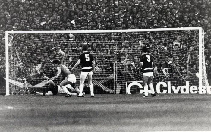Framed Print : Sport - Football - Wales v Scotland - World Cup Qualifying match - 10th September 1985 Framed Print : Sport - Football - Wales v Scotland - World Cup Qualifying match - 10th September 1985
