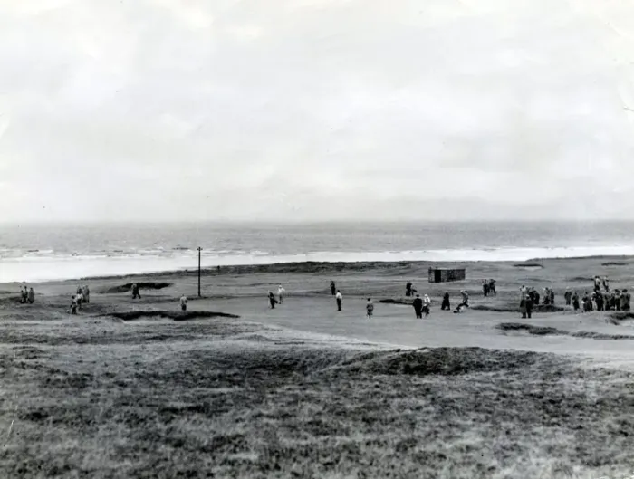 Framed Print : Sport - Golf - Wales - The Royal Porthcawl Golf Course pictured 24th September 1954