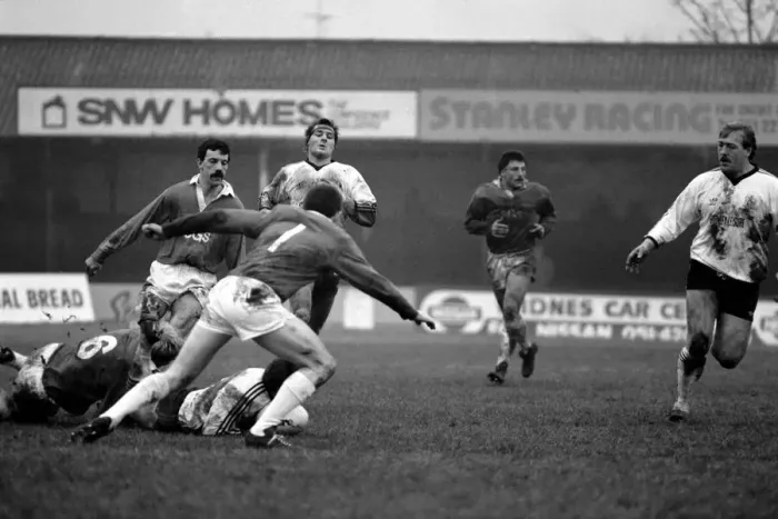 Framed Print : Sport Rugby League Widnes v Bradford. The final score was 30 - 6. November 1985 Framed Print : Sport Rugby League Widnes v Bradford. The final score was 30 - 6. November 1985