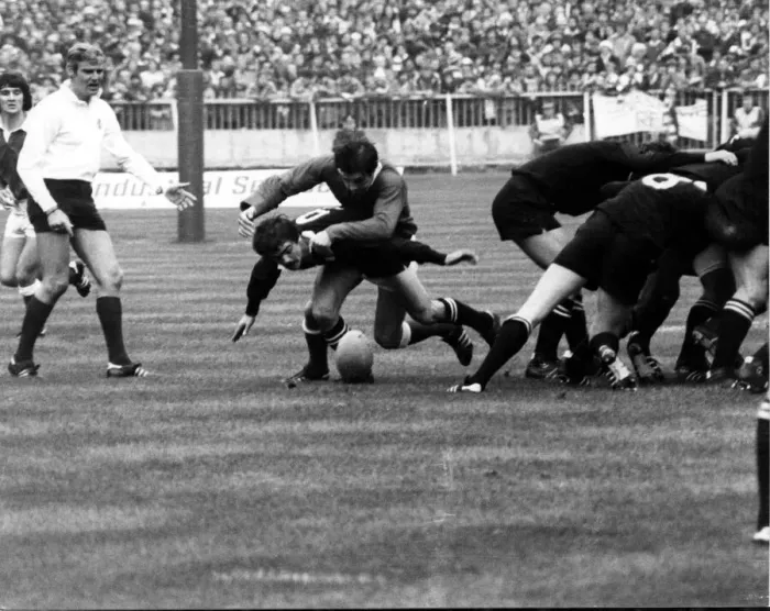 Framed Print : Sport - Rugby - Wales v New Zealand - 11th November 1978 - Welsh scrum half Terry Holmes Framed Print : Sport - Rugby - Wales v New Zealand - 11th November 1978 - Welsh scrum half Terry Holmes