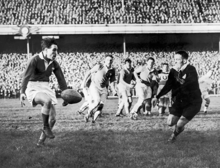 Framed Print : Sport - Rugby - Welsh outside half Cliff Morgan kicks ahead in Wales