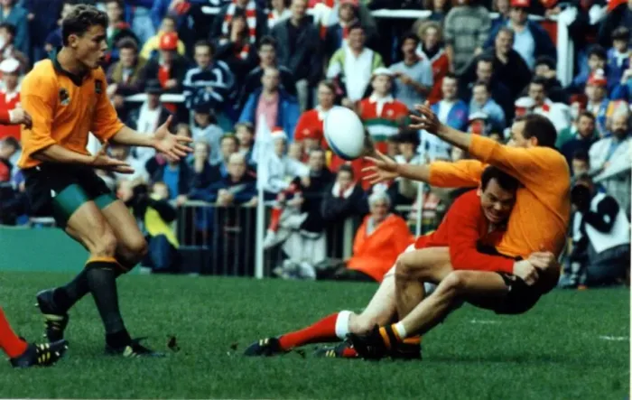 Framed Print : Sport - Rugby - World Cup 1991 - Wales v Australia - Australian David Campese manages a