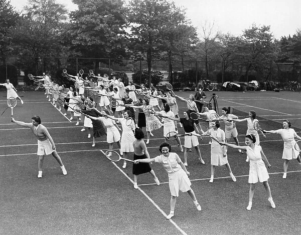 Sport training for war workers. June 1941