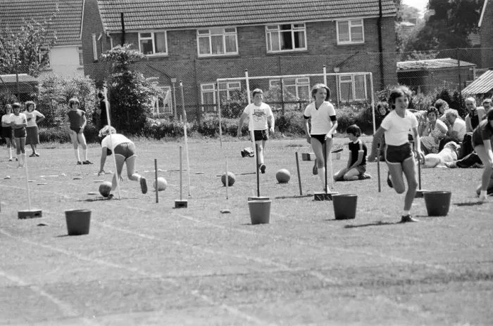 Framed Print : Sports Day at Keep Hatch Primary School, Wokingham, July 1980 Framed Print : Sports Day at Keep Hatch Primary School, Wokingham, July 1980