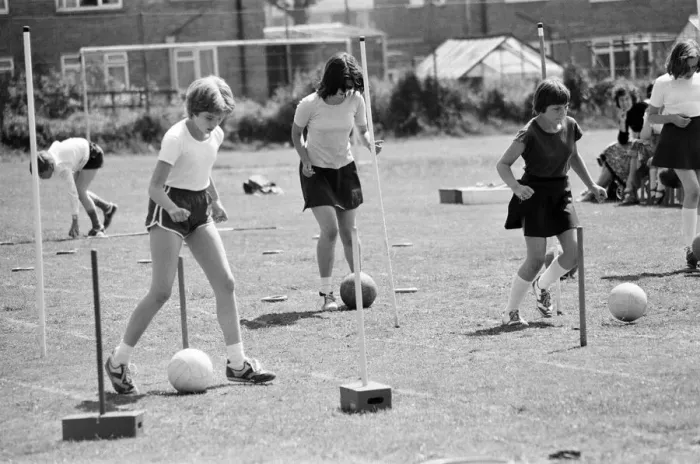 Framed Print : Sports Day at Keep Hatch Primary School, Wokingham, July 1980 Framed Print : Sports Day at Keep Hatch Primary School, Wokingham, July 1980