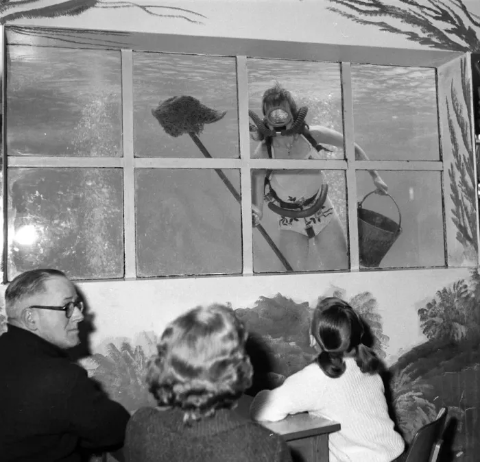 Framed Print : Spring Cleaning at Butlins Cliftonville A member of the Butlins staff keep campers