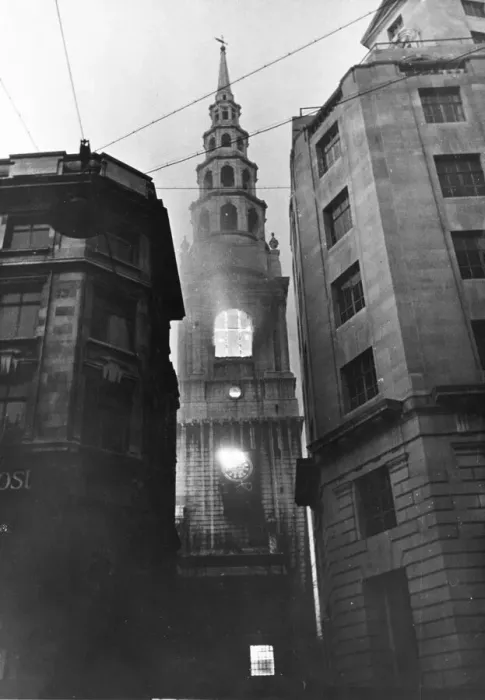Framed Print : St Brides Church in Fleet Street, London, after the aid raids from the night before Framed Print : St Brides Church in Fleet Street, London, after the aid raids from the night before