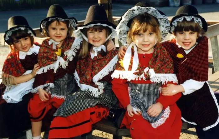 Framed Print : St Davids Day celebrations at Ysgol Gymraeg Treganna, Radnor Rd, Cardiff Framed Print : St Davids Day celebrations at Ysgol Gymraeg Treganna, Radnor Rd, Cardiff