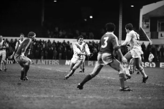 Framed Print : St Helen v Hull Kingston Rovers in the John Player Trophy semi final