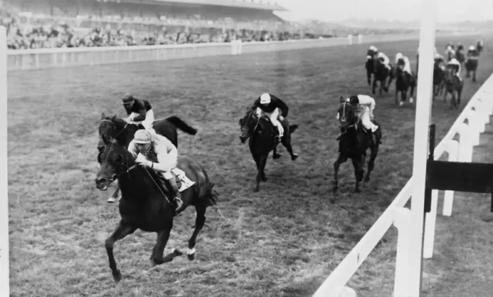 Framed Print : St Leger - Finish of race won by Ridge Wood 1949 020092 / 9CN Framed Print : St Leger - Finish of race won by Ridge Wood 1949 020092 / 9CN