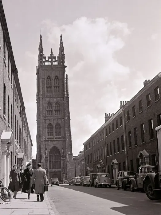 Framed Print : St Marys Parish Church Taunton Somerset General view old vintage cars