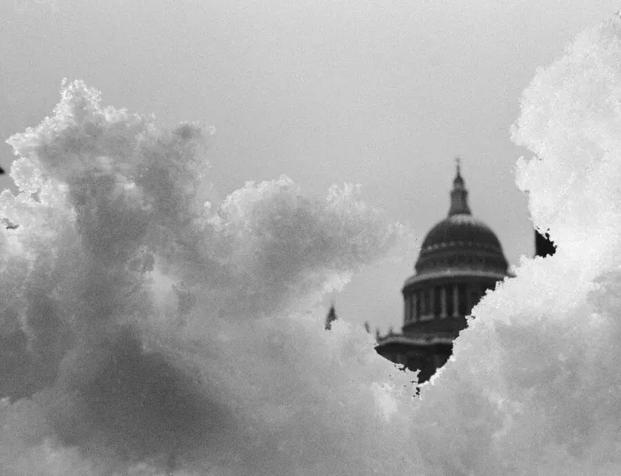 Framed Print : St Pauls Cathedral in London is surrounded in snow and ice Framed Print : St Pauls Cathedral in London is surrounded in snow and ice