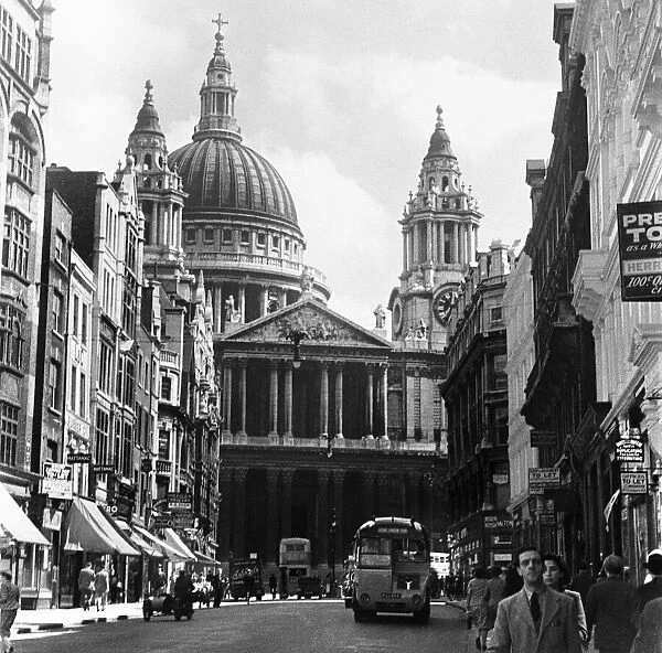 St Pauls Cathedral seen from Ludgate Hill August 1939