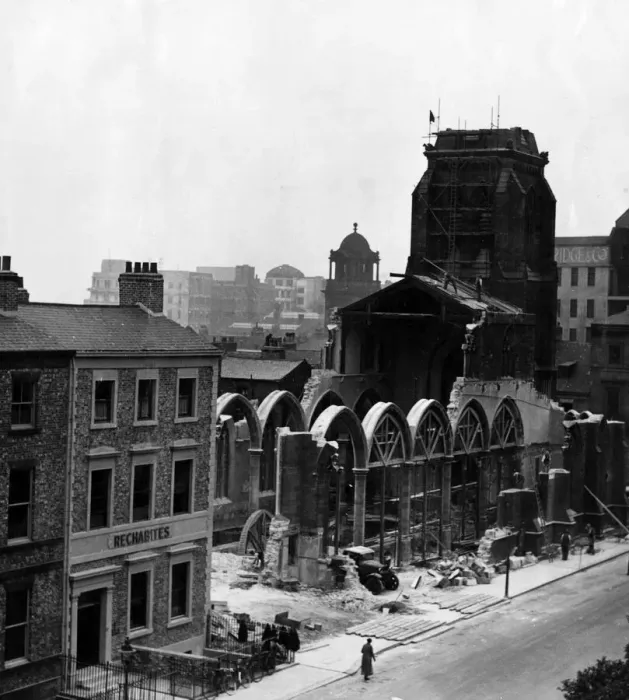 Framed Print : St Peters Church, Oxford Street, Newcastle, being demolished due to subsidence Framed Print : St Peters Church, Oxford Street, Newcastle, being demolished due to subsidence