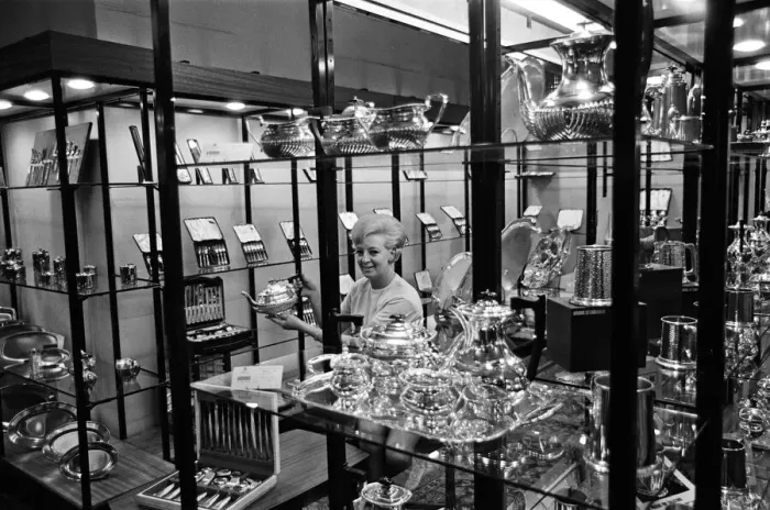 Framed Print : Staff at work at Viners Cutlery, Sheffield. 3rd September 1967 Framed Print : Staff at work at Viners Cutlery, Sheffield. 3rd September 1967