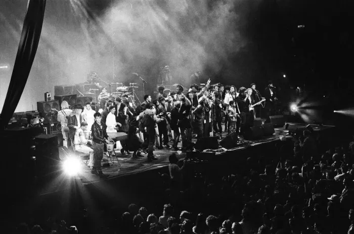 Framed Print : The Stand by Me: AIDS Day Benefit concert at Wembley Arena, London. 1st April 1987 Framed Print : The Stand by Me: AIDS Day Benefit concert at Wembley Arena, London. 1st April 1987