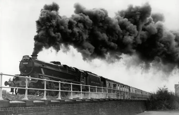 Framed Print : A Stanier 5 locomotive The Mancunian leaving Derby 15th October 1988