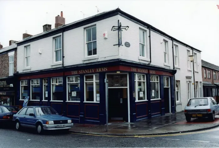 Framed Print : The Stanley Arms public house, North Shields 3rd August 1998 Framed Print : The Stanley Arms public house, North Shields 3rd August 1998