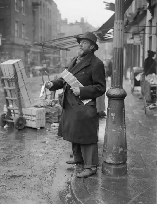 Framed Print : The Star evening newspaper being sold on the streets of London circa 1950 Newspaper Framed Print : The Star evening newspaper being sold on the streets of London circa 1950 Newspaper
