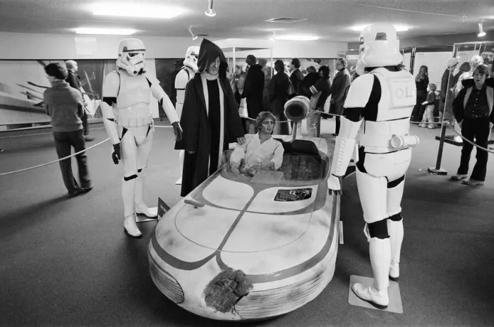 Framed Print : Star Wars Exhibition on display at the Science Museum, London, 19th December 1977