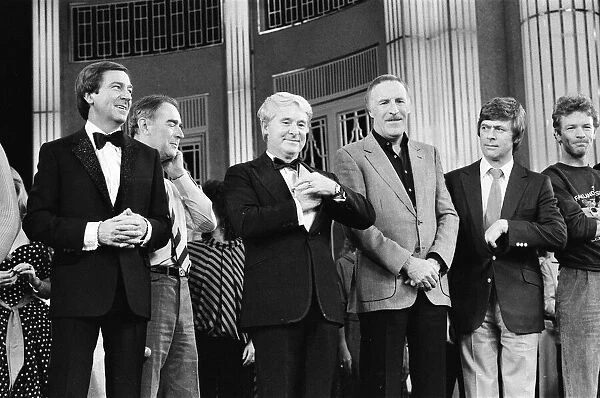 Stars tribute to the late Eric Morecambe. Des O Connor, Ernie Wise, Bruce Forsyth