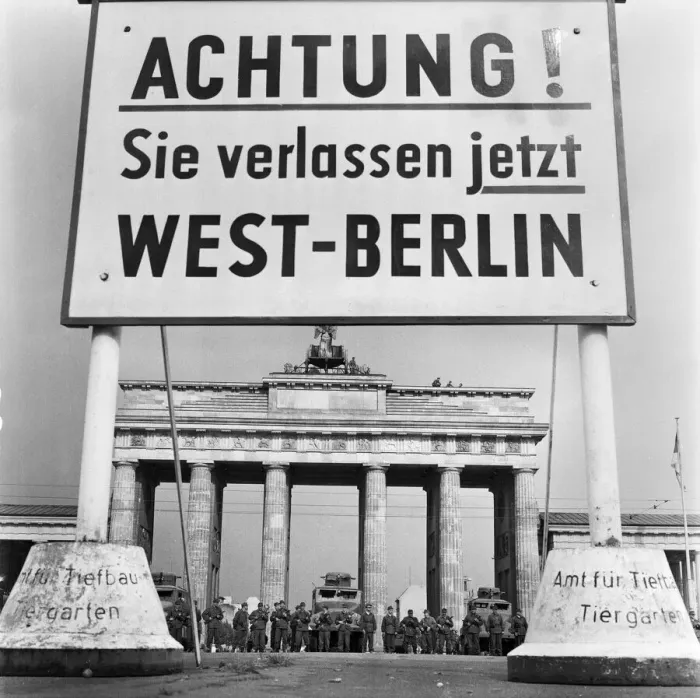 Framed Print : Start of the construction of the Berlin Wall. At midnight on 13th August Framed Print : Start of the construction of the Berlin Wall. At midnight on 13th August