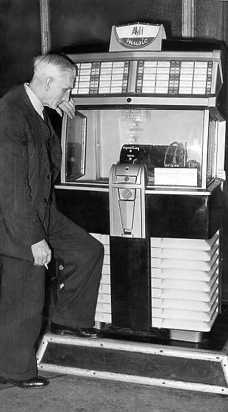 A state of the art juke box in September 1955. 28  /  09  /  55