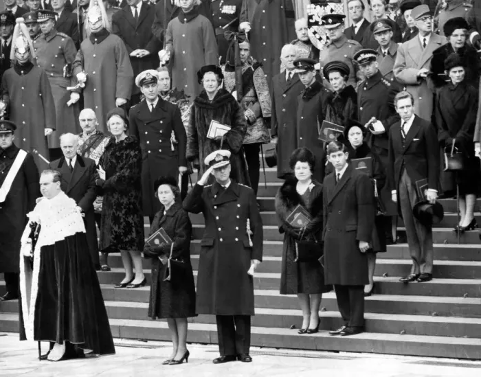 Framed Print : The State Funeral of Sir Winston Churchill which took place at St Pauls Cathedral Framed Print : The State Funeral of Sir Winston Churchill which took place at St Pauls Cathedral