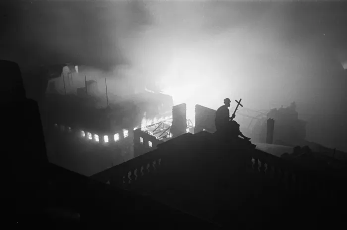 Framed Print : Statue of the Apostle St. Bartholomew on the roof of the Northern facade of St Paul